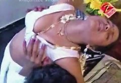 Sexy aunty in sleeveless saree first nigh very hot
